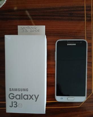 Smartphone Samsung J3 2016 sta in tasca e batteria