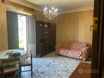 Appartamento al piano terra con magazzino 85 mq