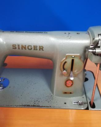 Macchina da cucire Singer 15M con mobiletto