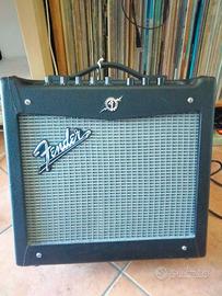 amplificatore fender mustang v2