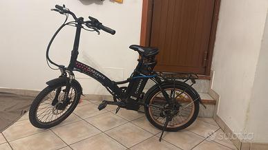 Bici elettrica argento