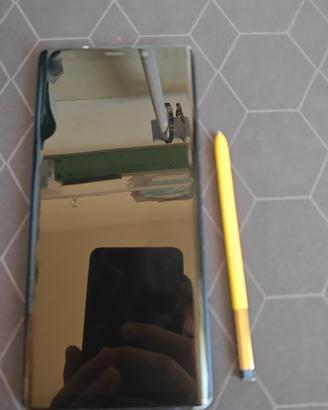 Samsung Galaxy Note 9 con S pen