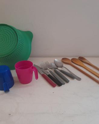 Set di 12 utensili da cucina / campeggio (scolapas