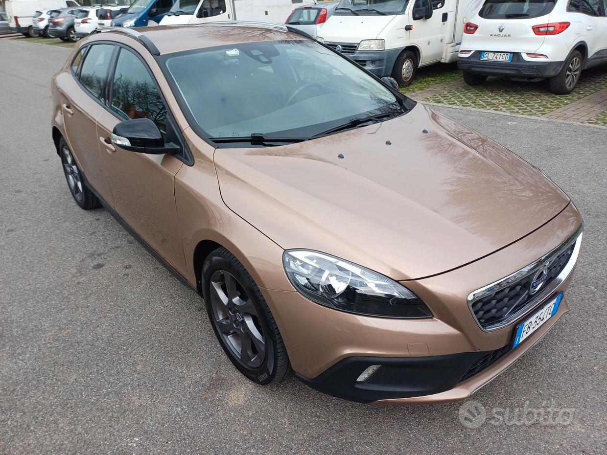VOLVO V40 Cross Country D2 1.6 Business