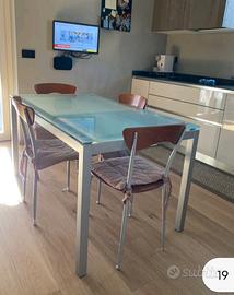 Tavolo in Vetro Allungabile 