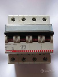 Magnetotermico 32A F84A32 bticino trifase 400V