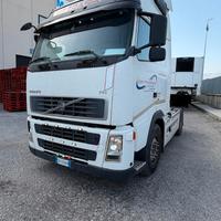 Trattore stradale Volvo FH