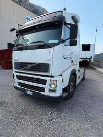 Trattore stradale Volvo FH