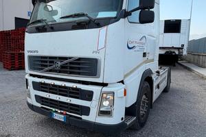 Trattore stradale Volvo FH