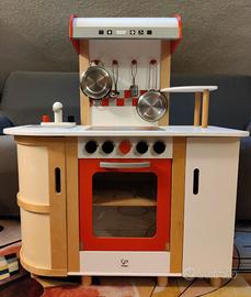 Cucina giocattolo in legno marca Hape