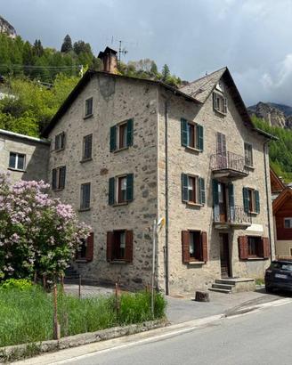 Casa indipendente di 526 m² con più di 5 locali e 