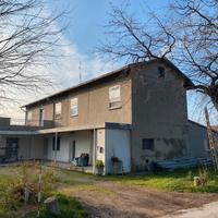 Abitazione con eventuale lotto agricolo