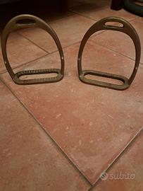 Staffe in ottone per sella