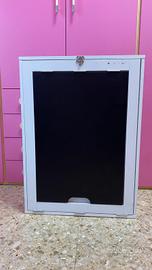 Mobile a muro per manicure