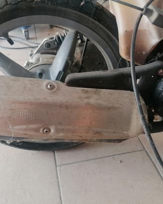 Aprilia   scarabeo 100 motore