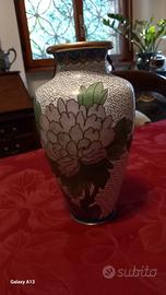 Vaso Cloisonné fondo bianco e fiori lilla e celest