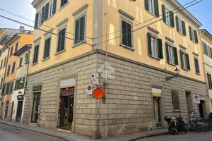 NEGOZIO A FIRENZE