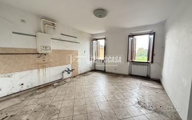 Ampio trilocale in piccola palazzina - Libero subi