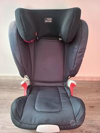 Seggiolino AUTO per bimbi con sistema ISOFIX.