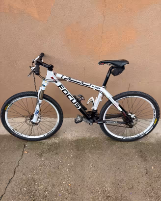 Focus Raven Extreme 26” – forcella FOX, XTR