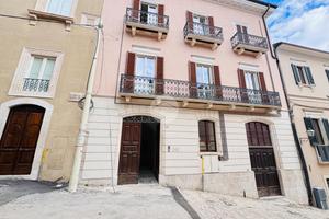 3 LOCALI A L'AQUILA