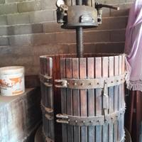 torchio per spremitura uva antico