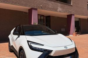 Toyota C-HR 1.8 HV Lounge 145 KW 197 CV TETTO PANO