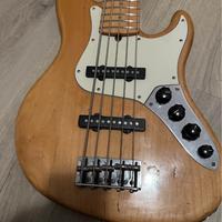 Basso Fender american deluxe V