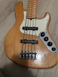 Basso Fender american deluxe V