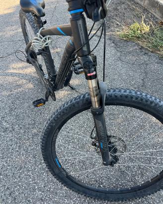 mountain bike rockrider st520
