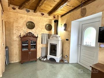 Casa indipendente con terreno