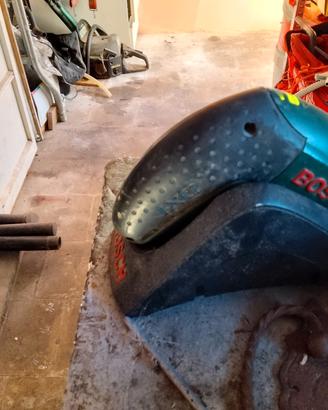 avvitatore bosc e lampada makita