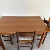Tavolo di legno + 6 sedie