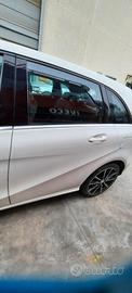 MERCEDES-BENZ B180 ANNO 2015 - PORTA POSTERIORE SI