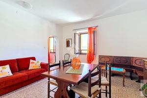 2 LOCALI A ARZACHENA