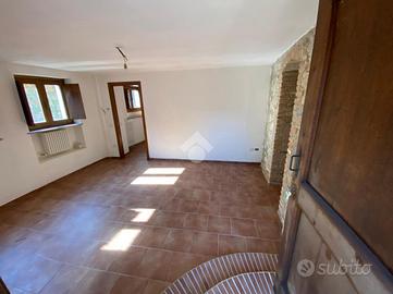 2 LOCALI A FORNOVO DI TARO