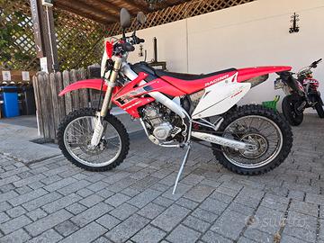 HM CRE F 125 4t