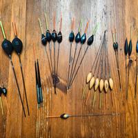 Lotto pesca - galleggianti piombi ami pasturatori