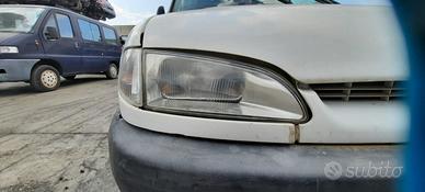 PEUGETO RANCH 2008 - FARO ANTERIORE DESTRO