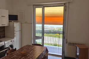 Alloggio luminosissimo in via torcello 8