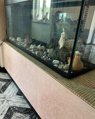 Acquario con mobile in legno