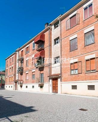 TRILOCALE PRIMO PIANO CON POSTO AUTO