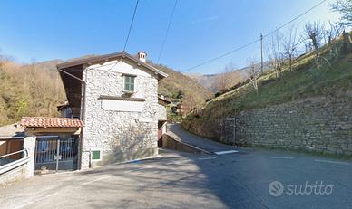 Trilocale con posto auto a Torre De Busi