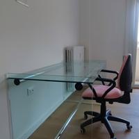 scrivania in vetro temperato