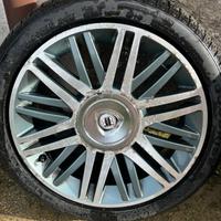 cerchi in lega lancia y del 2004 e gomme termiche