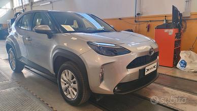 Toyota Yaris Cross Business IVA ESPOSTA FINANZIABI