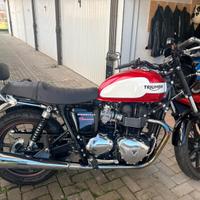 Triumph Bonneville Newchurch molto accessoriata