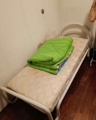 Letto singolo e materasso
