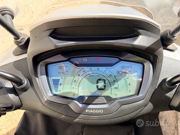 Scooter Beverly 400 S anno 2021 km 30.000