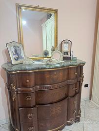 Como e comodini in marmo e legno